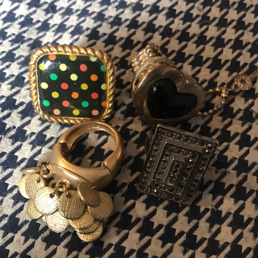 Lot of 4 fashion rings